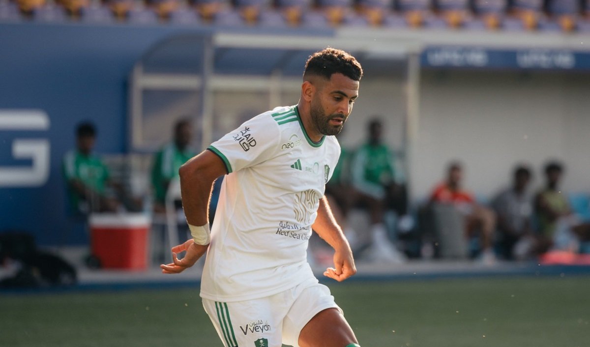 Al-Ahli SC a mis fin au contrat de Riyad Mahrez