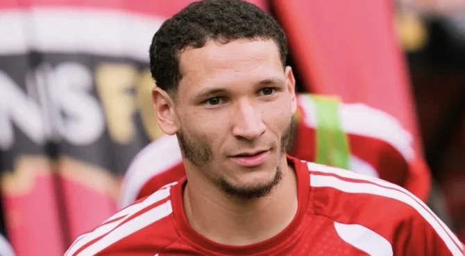Équipe d'Algérie : Bentaleb forfait, un jeune très apprécié le remplace (officiel) 17 Adil Bourabaa