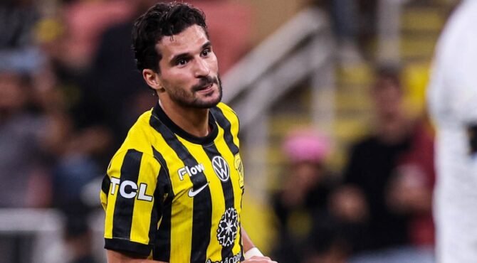 Houssem Aouar, une déclaration qui ne passe pas ! (détails) 16 Houssem Aouar