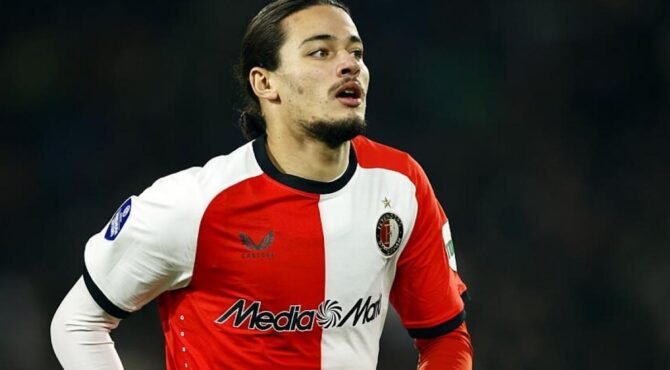 Un but d’Anis Hadj Moussa comparé « à tort » à un iconique but de Messi ? (vidéo) 18 Anis Hadj Moussa