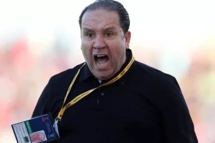 Nabil Maâloul, entraîneur du CRB
