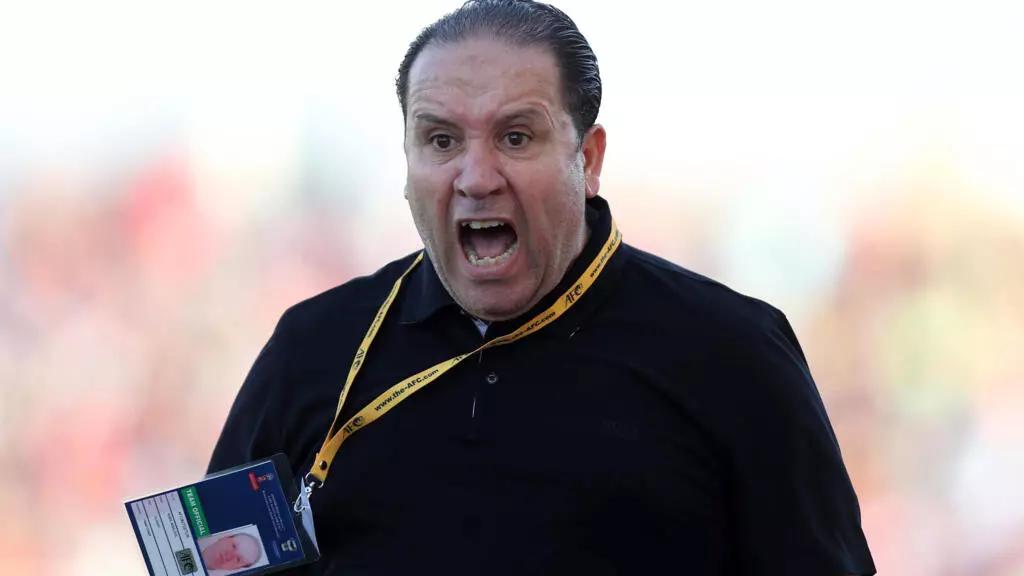 Nabil Maâloul reste au CRB : le coach tunisien revient sur son annonce de départ 1 Nabil Maâloul, entraîneur du CRB